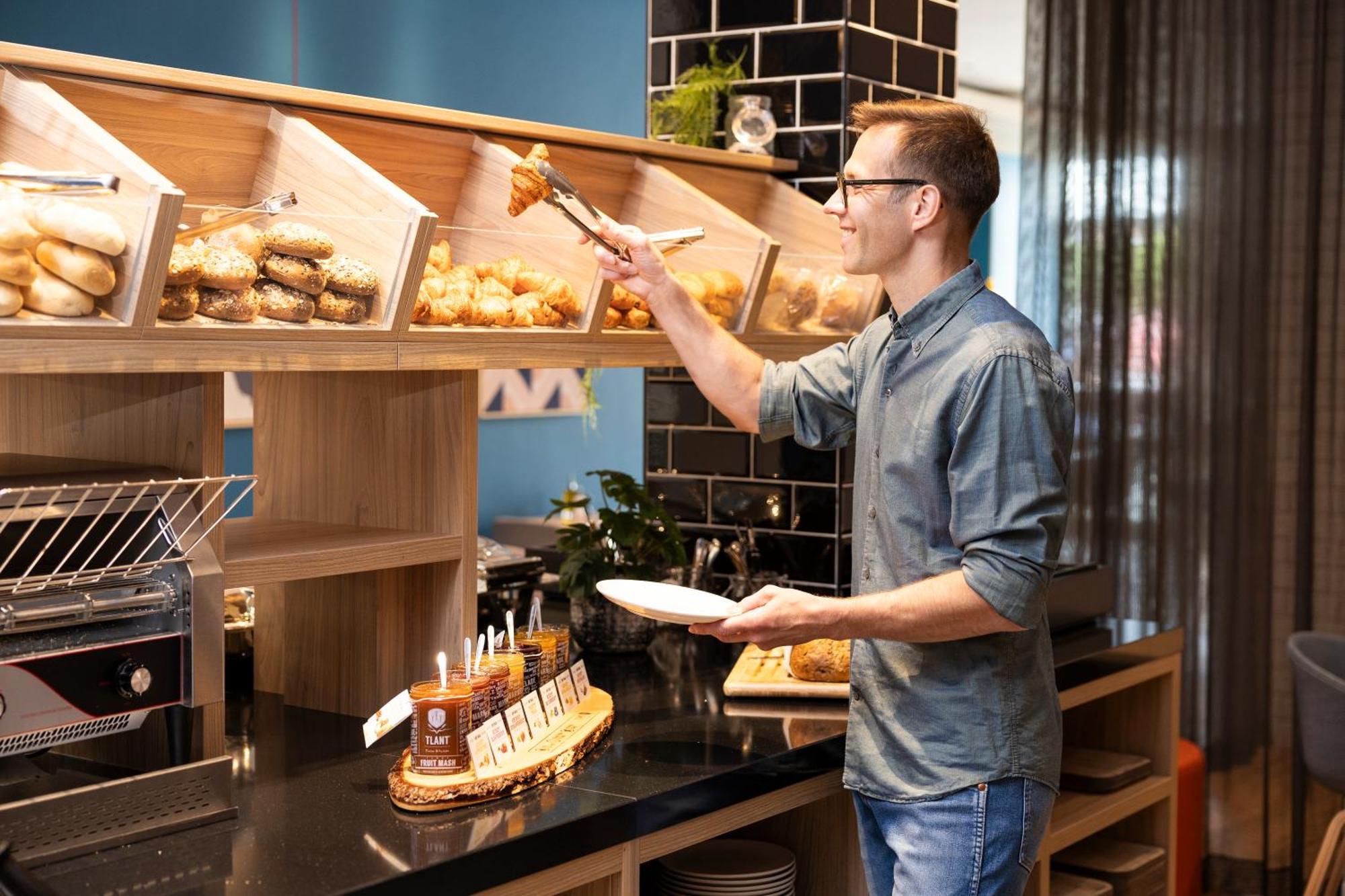 Holiday Inn Express Antwerp - City Centre By Ihg Εξωτερικό φωτογραφία